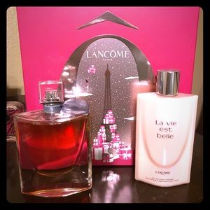 La Vie Est Belle gift set